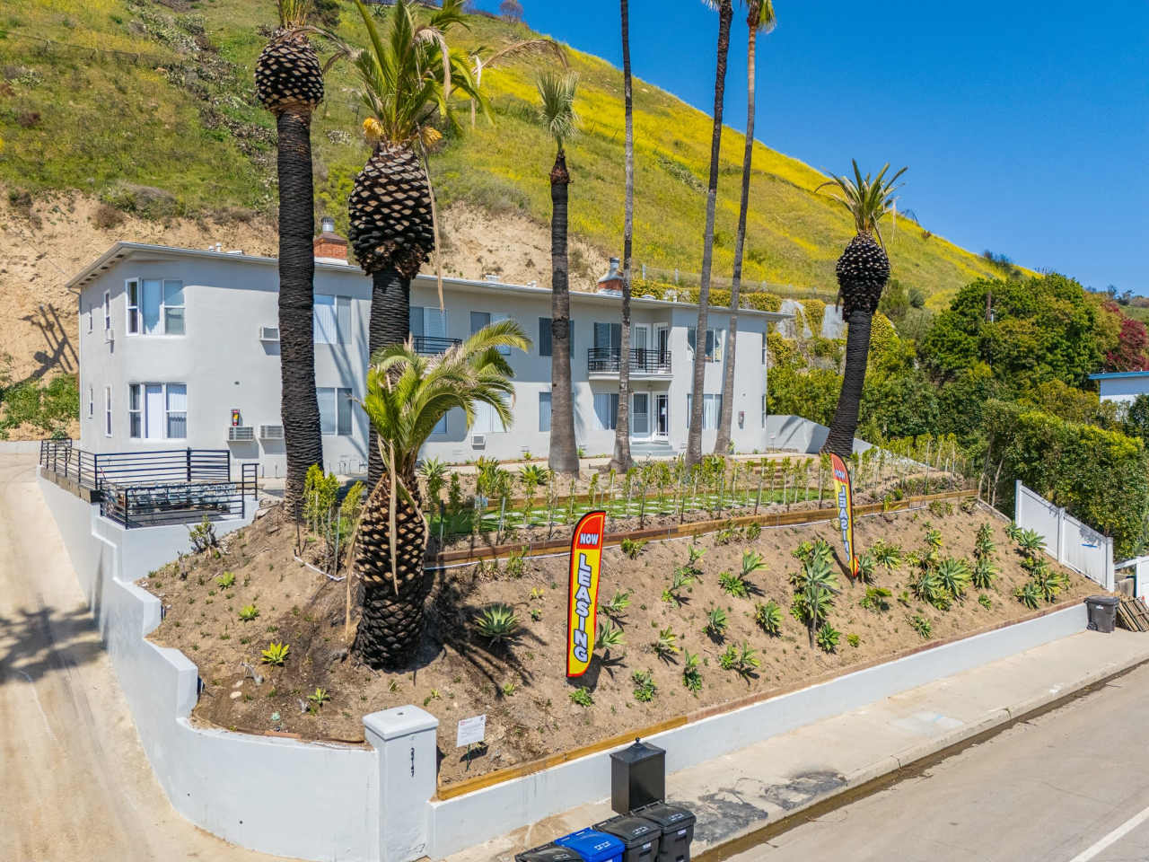 Malibu Cove Apartments