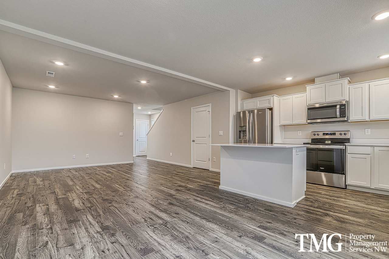 New 3 bed 2.5 bath Townhome in Ridgefield