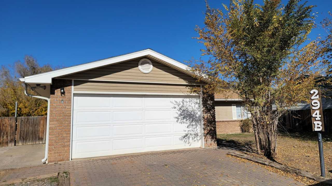 Charming 3 Bedroom, 2 Bath Home in Orchard Mesa – Spacious Yard  Garage!