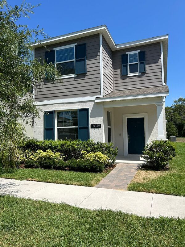 17045 Quicksilver Ave