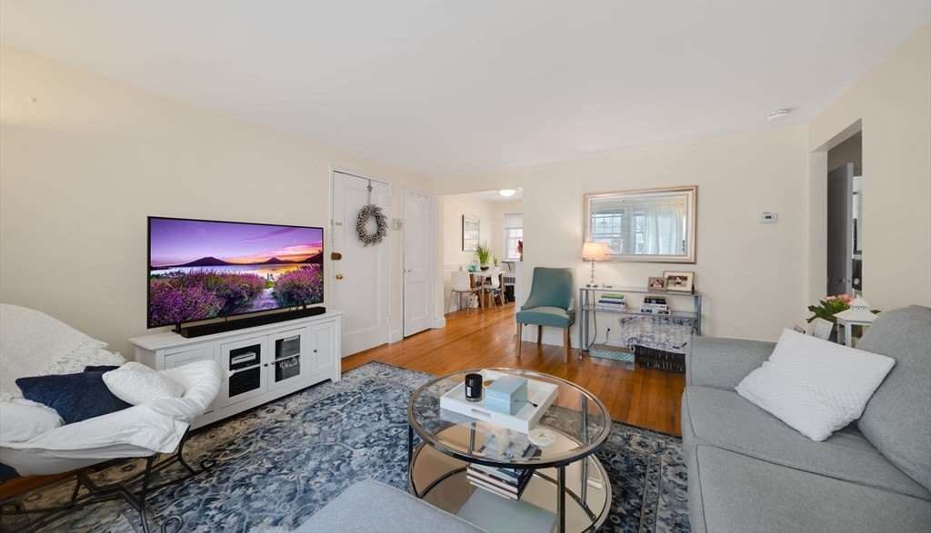 926 Massachusetts Ave unit: 3