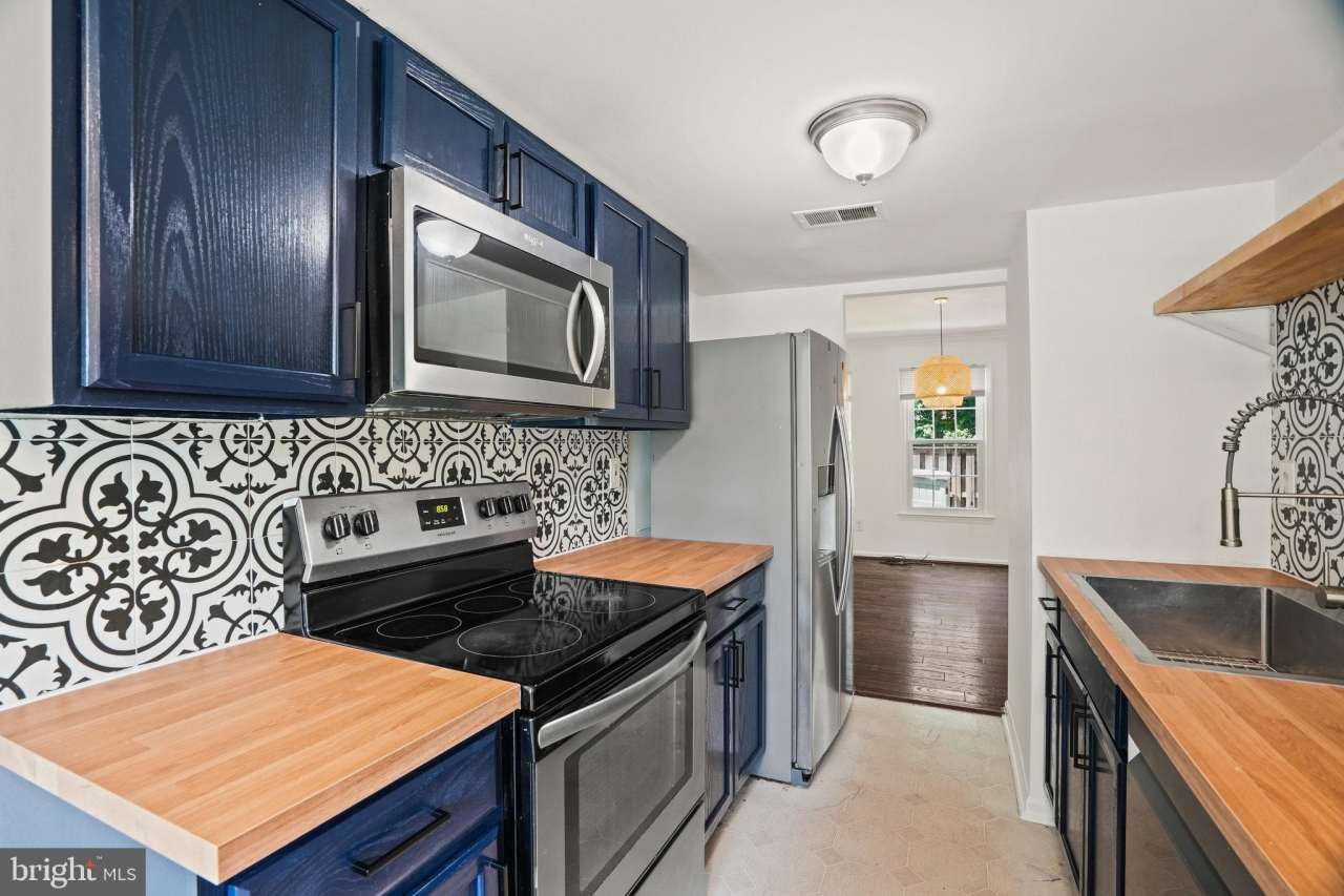 9347 WEATHERVANE Place