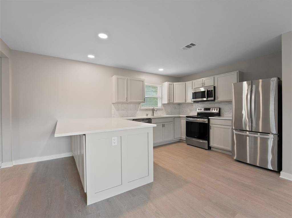 421 S Interurban Street