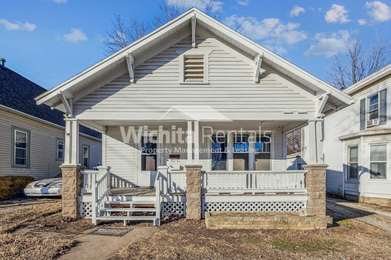 Newton house available for rent!