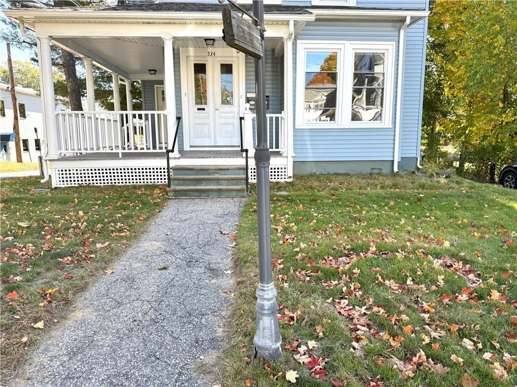 532 Blackstone Street unit: 1