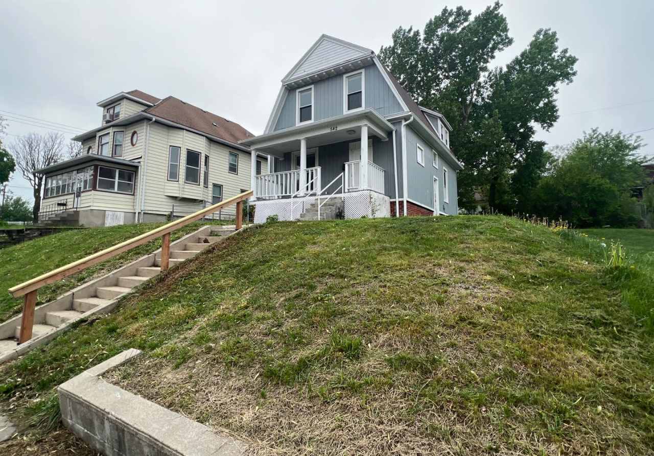 3 BR House available in June