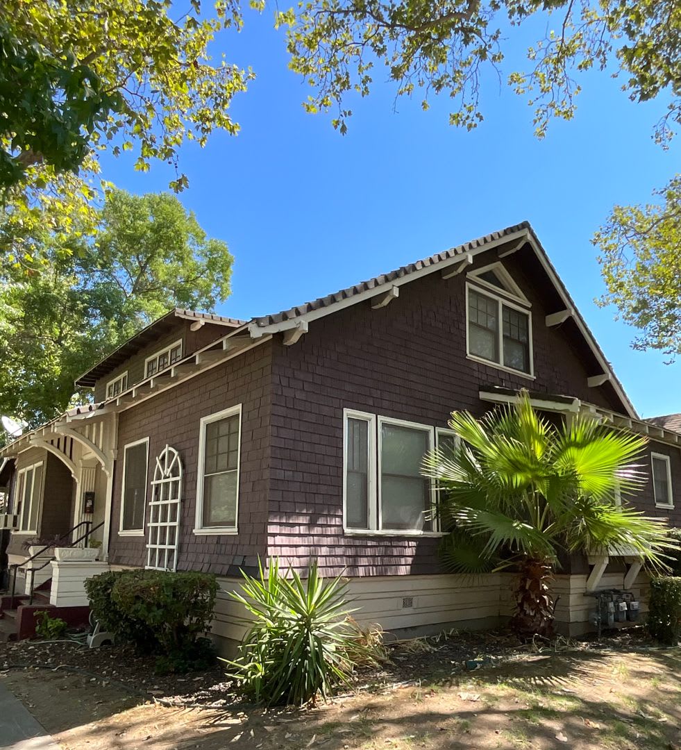 SPACIOUS ONE BEDROOM IN MIDTOWN!!