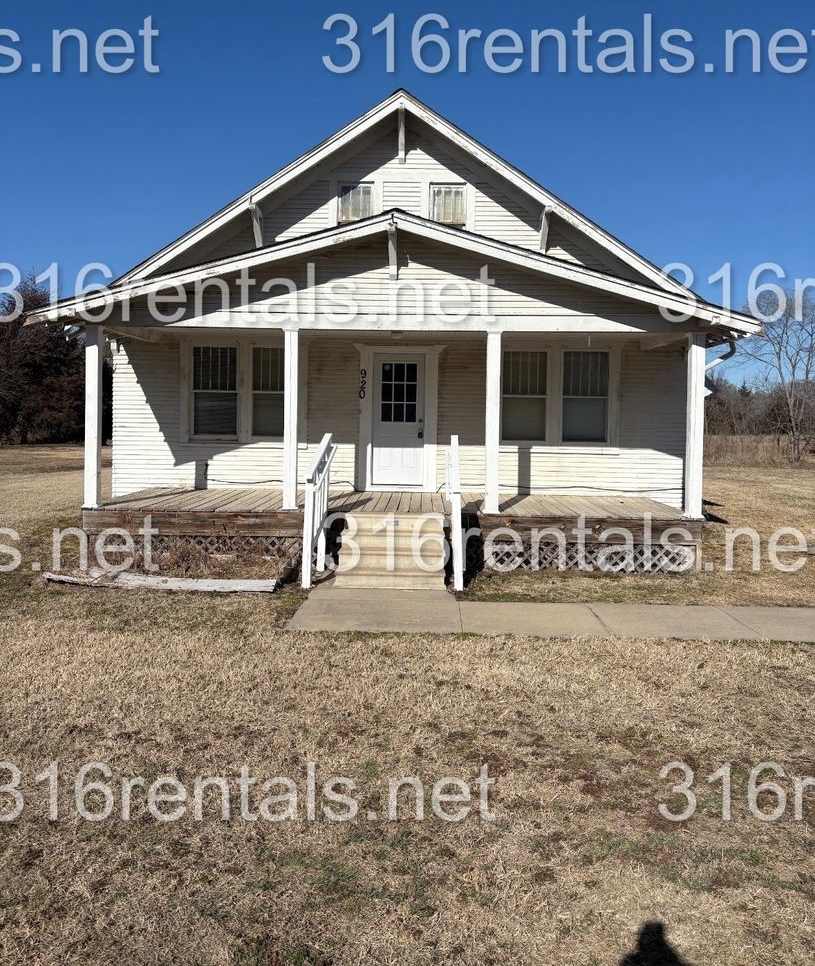 $995 - 3 bed 1 bath - Single Family Home