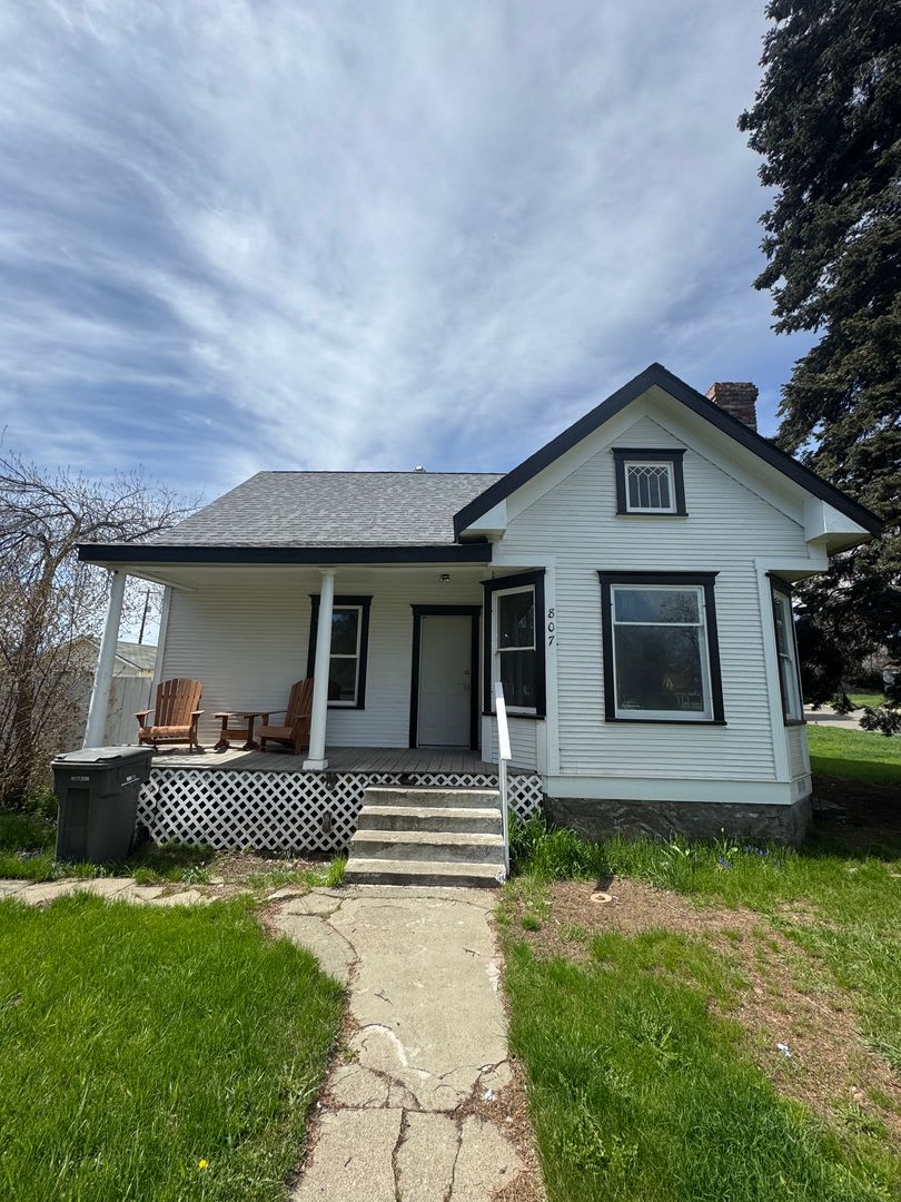 Spacious 4-Bed Rental with Endless Yard Space