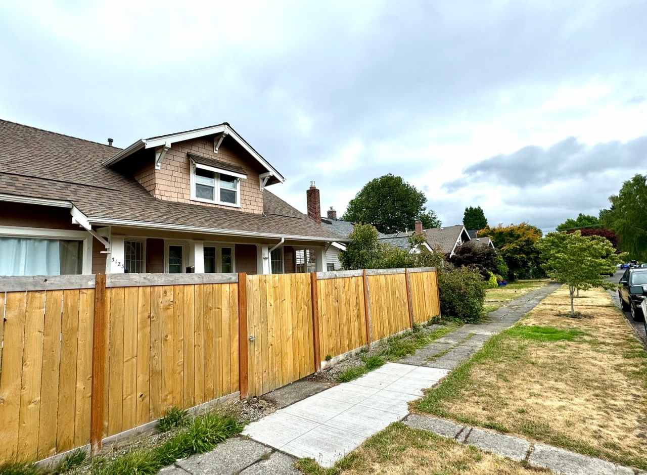 Charming 3-Bedroom Duplex in Tacoma