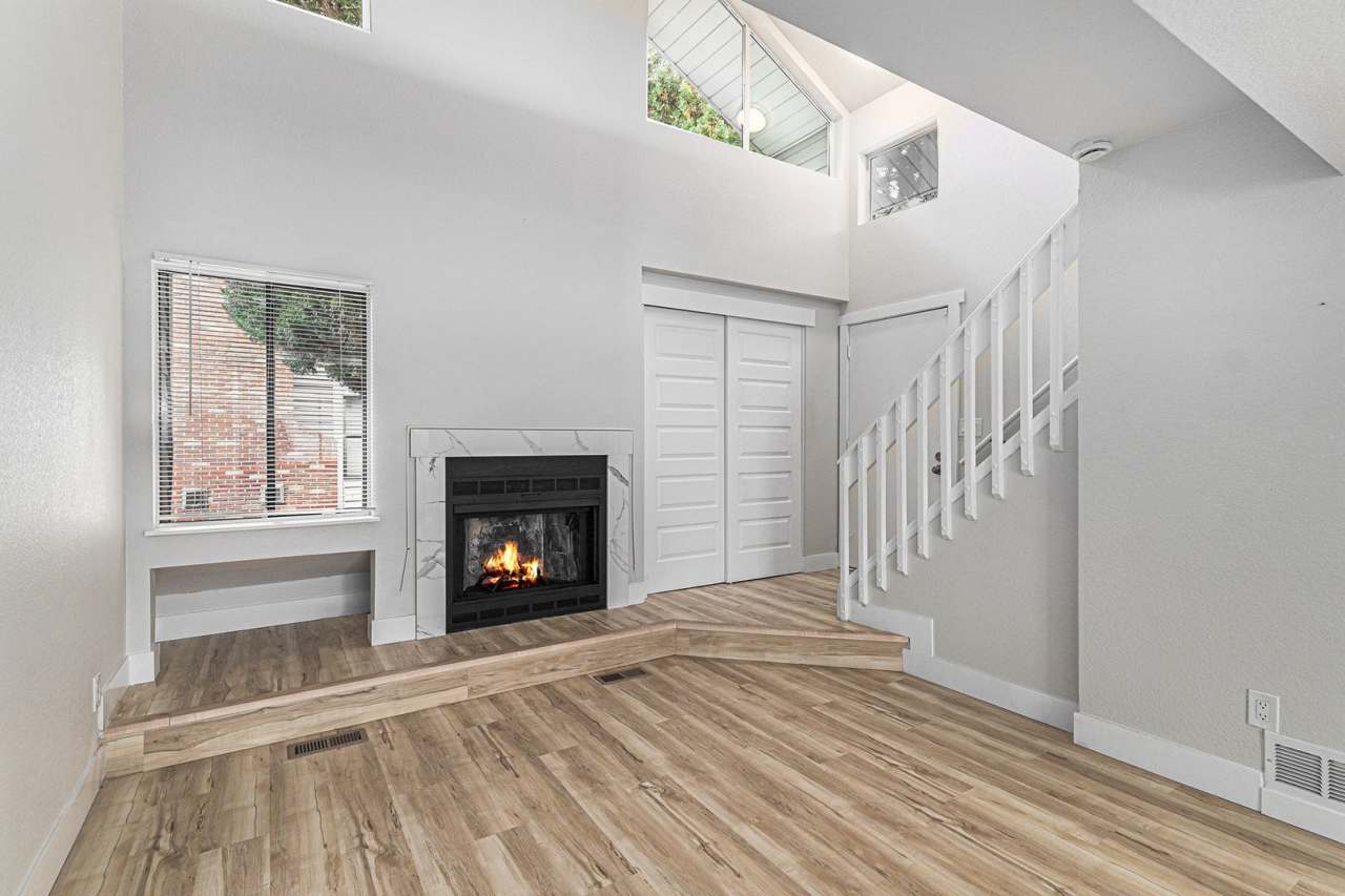 Spacious 1 Bed 1 Bath LOFT in the heart of Aurora Hills!