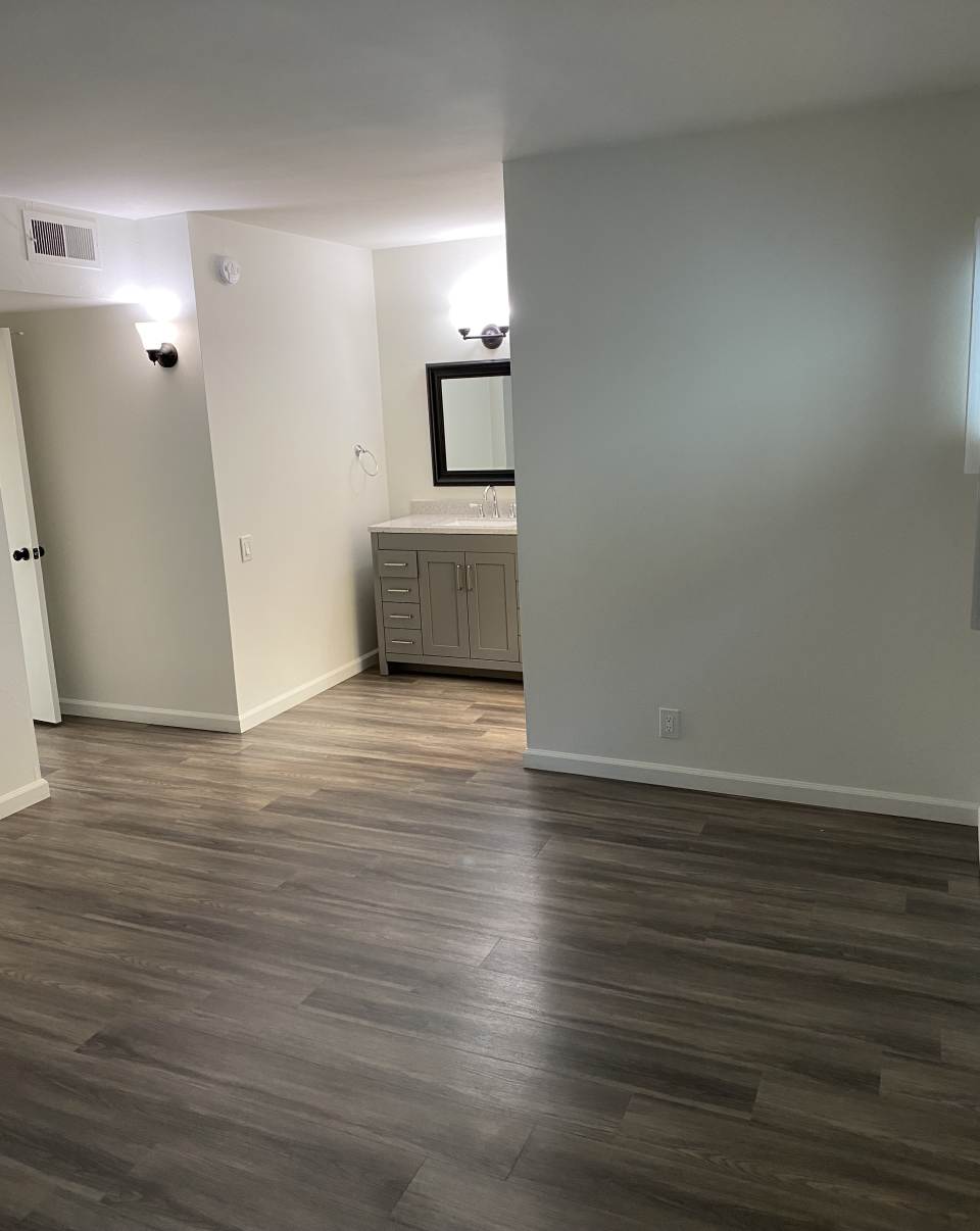 1014 West Huntington Drive