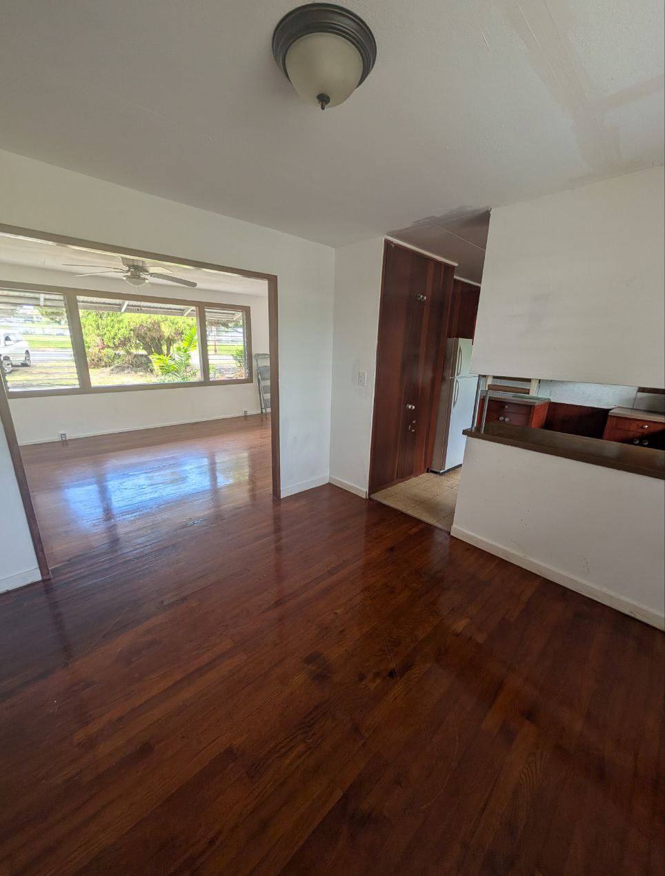 2379 Kilauea Avenue - 3 BEDROOM