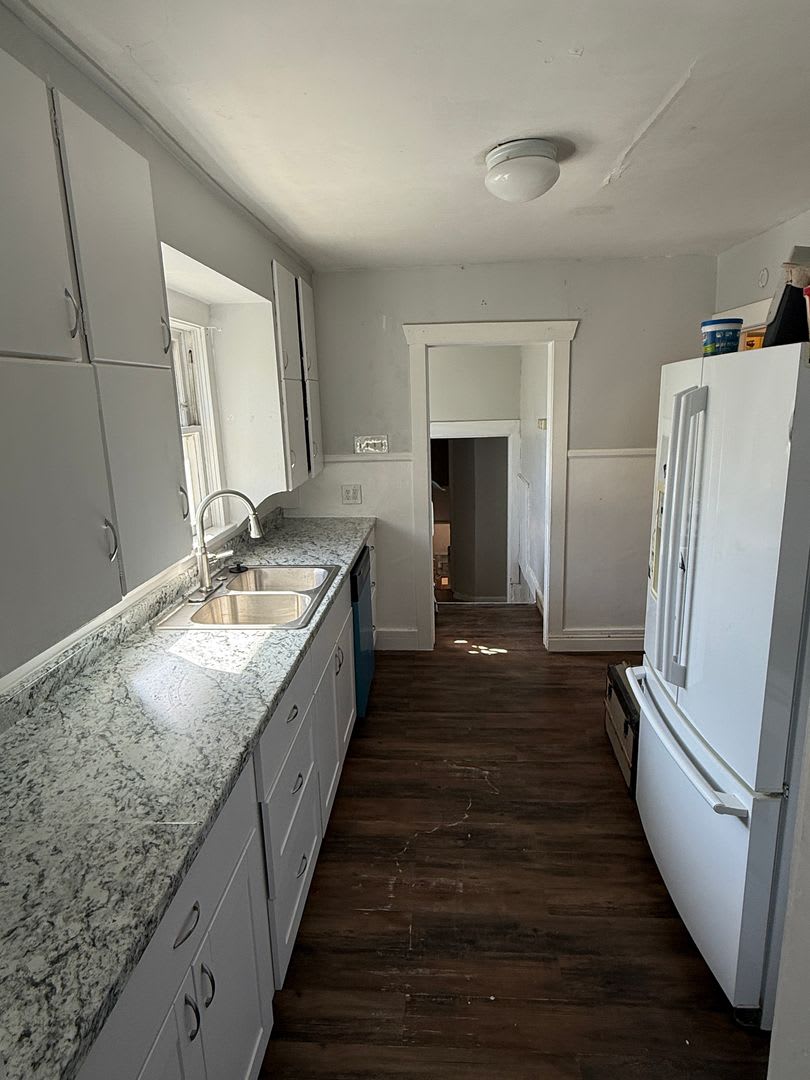 Beautiful 6 Bed, 3 Bath House; W/D Included; Fenced Yard; Wood Floors; and a Charming Style