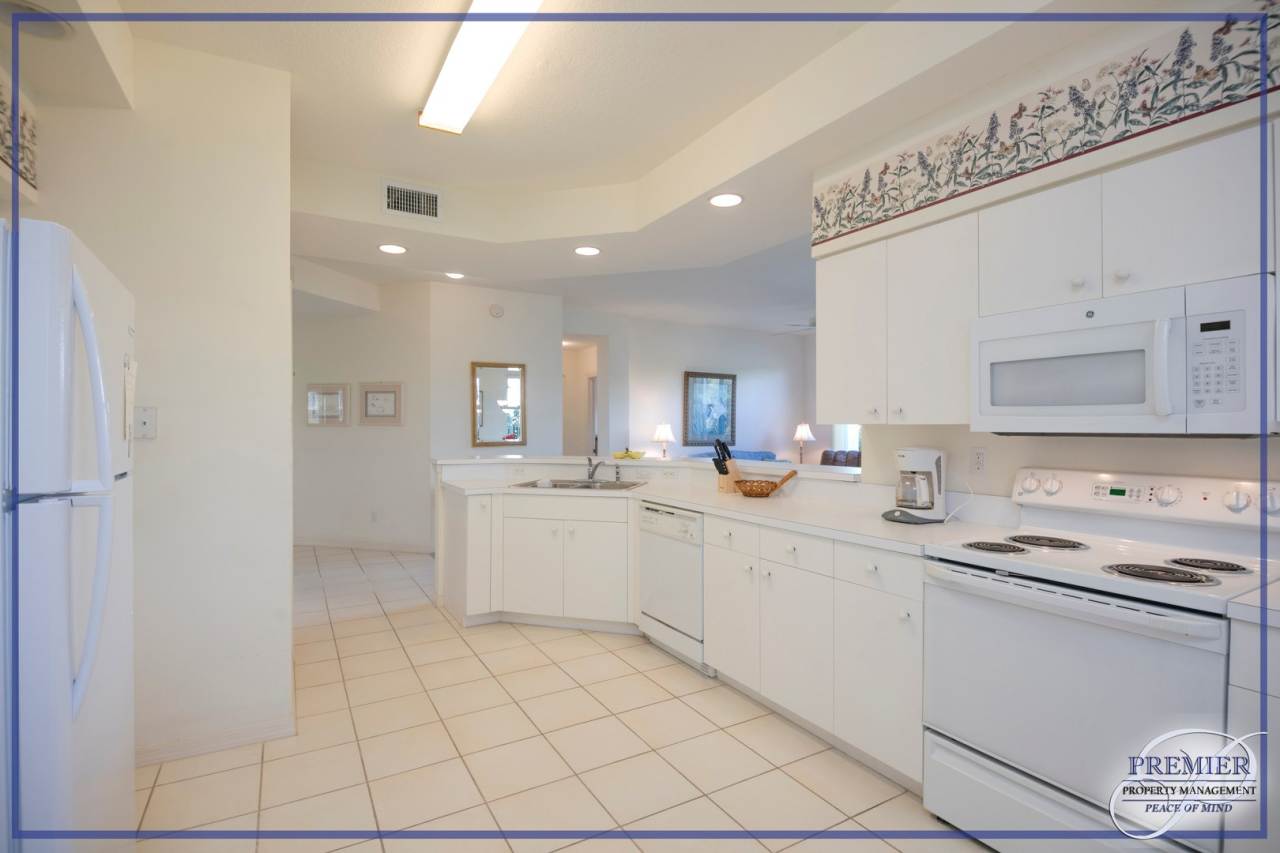 2 BEDS / 2 BATHS - VILLAGES OF BONITAS