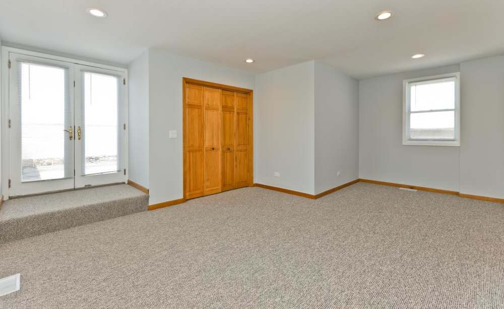 2338 North Greenview Avenue