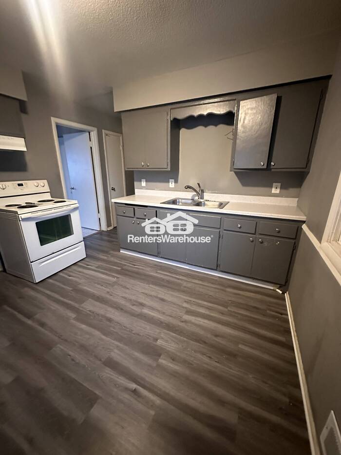 2905 North Bryant Avenue