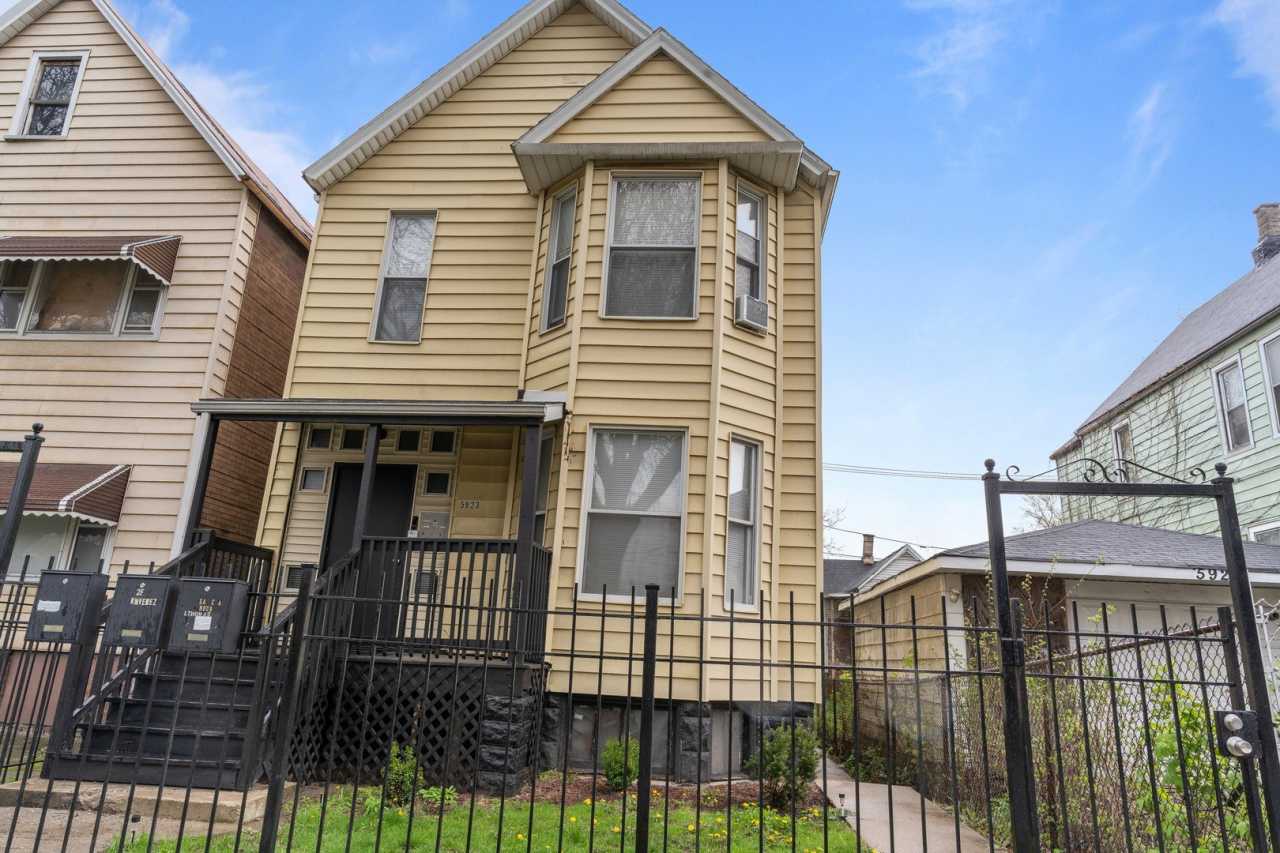 5923 S Loomis Boulevard