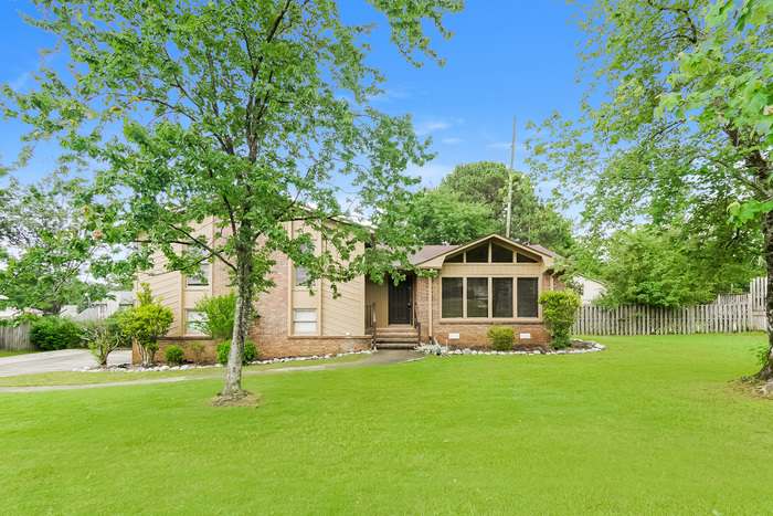 605 Crosscreek Trail