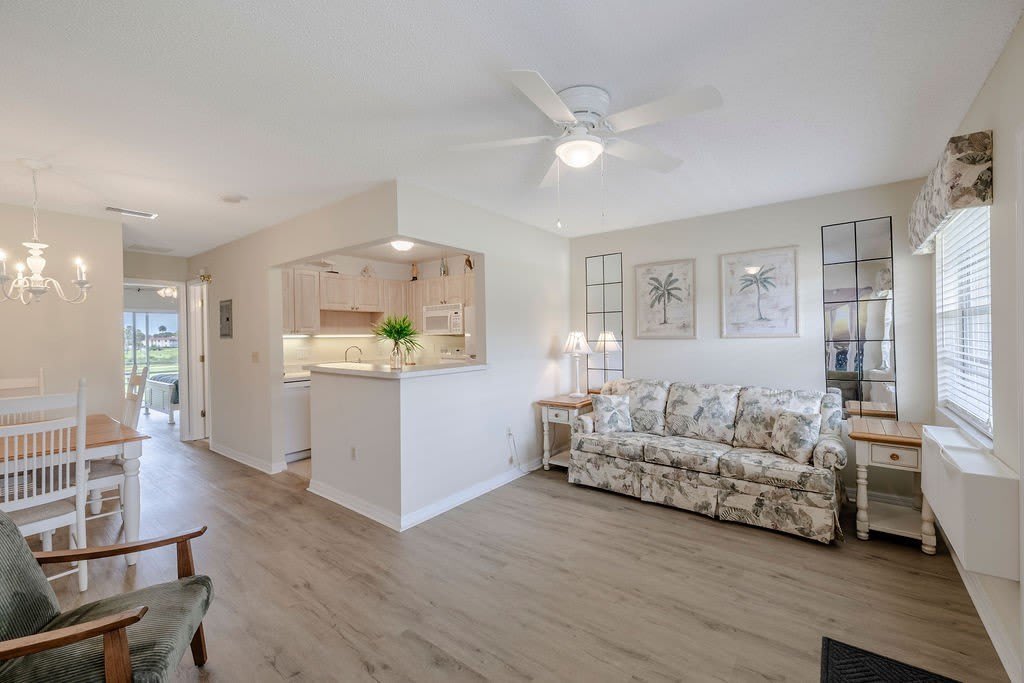 44 Woodland Drive unit: 204