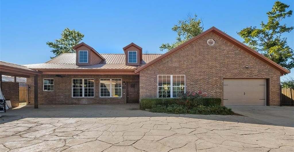 1414  W Cypress  ST Unit #102