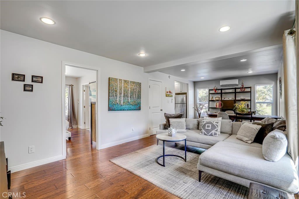 1301 S Hudson Avenue