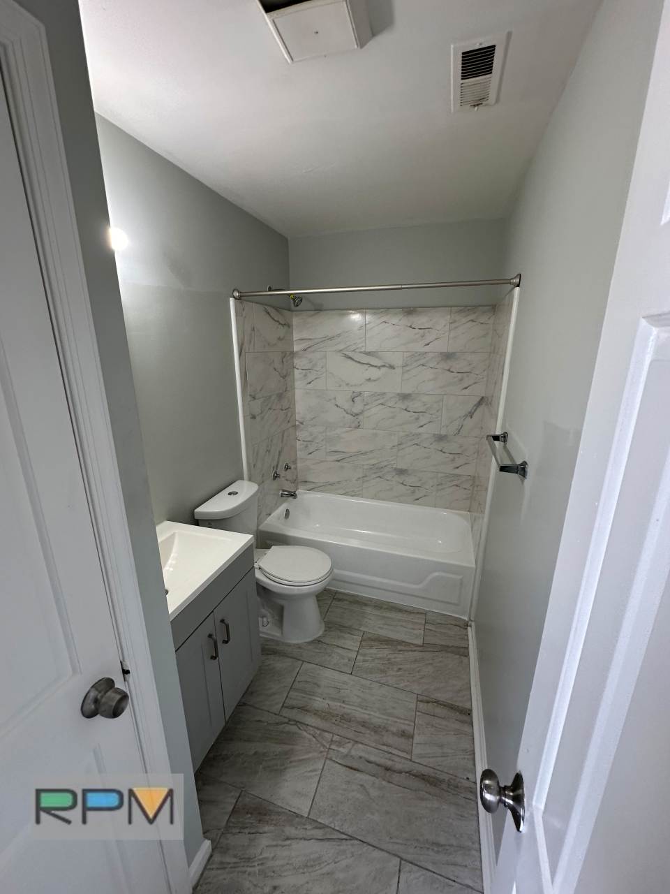 2413 Greenmount Ave Unit 3