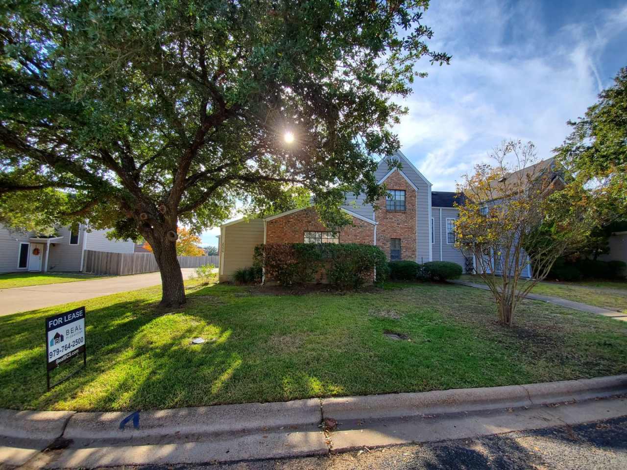 College Station - 2 bedroom /2 bath condo off Southwest Parkway!