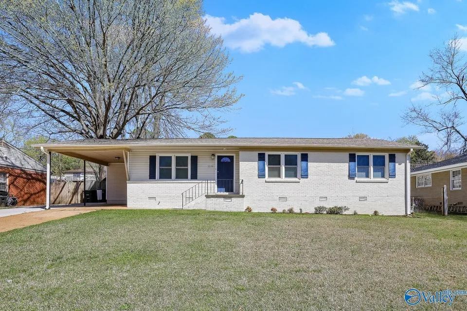 2220 Viscount Drive Northwest