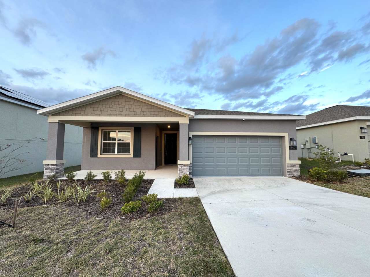 Rare find In-Law suite Home! Single family house with Separate entry and kitchen, laundry set!