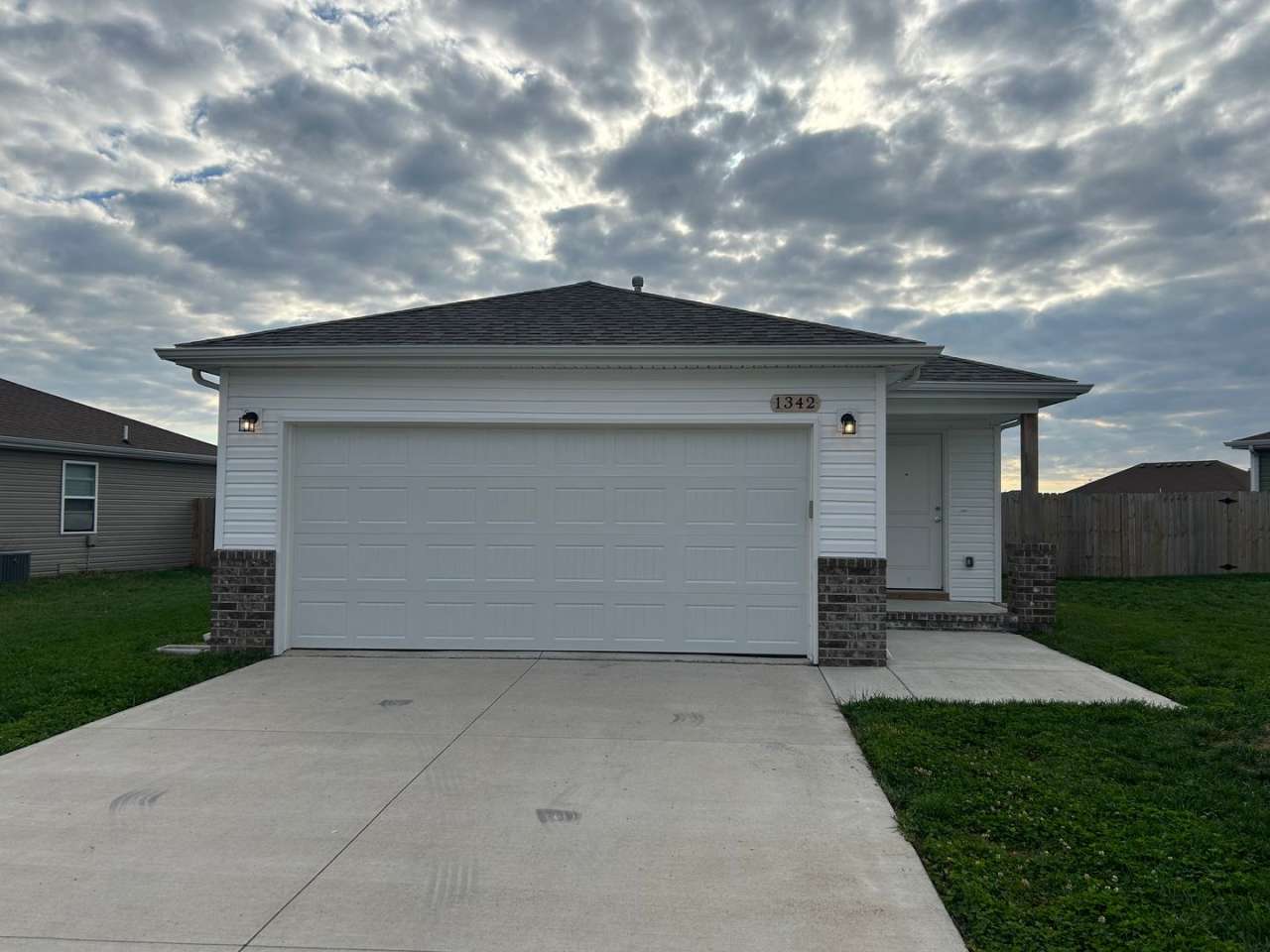 3 bedroom home with fenced in back yard!