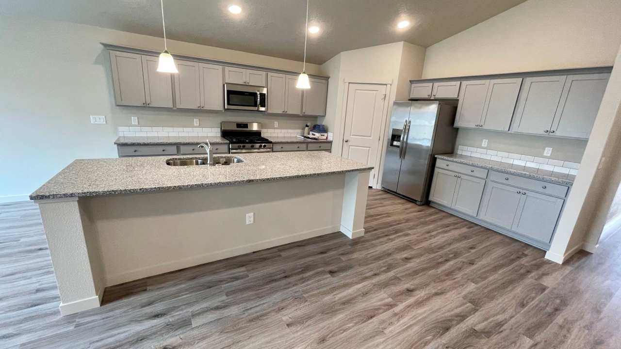 $2,200 / Large 4 bed 2 bath / 3 car garage (2 bay with 1 bay EXTRA deep). Fenced yard