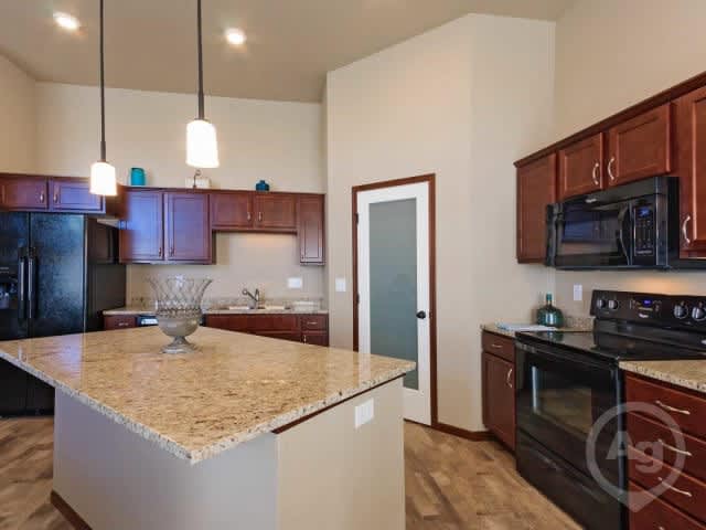 325 31st Ave E Unit C33