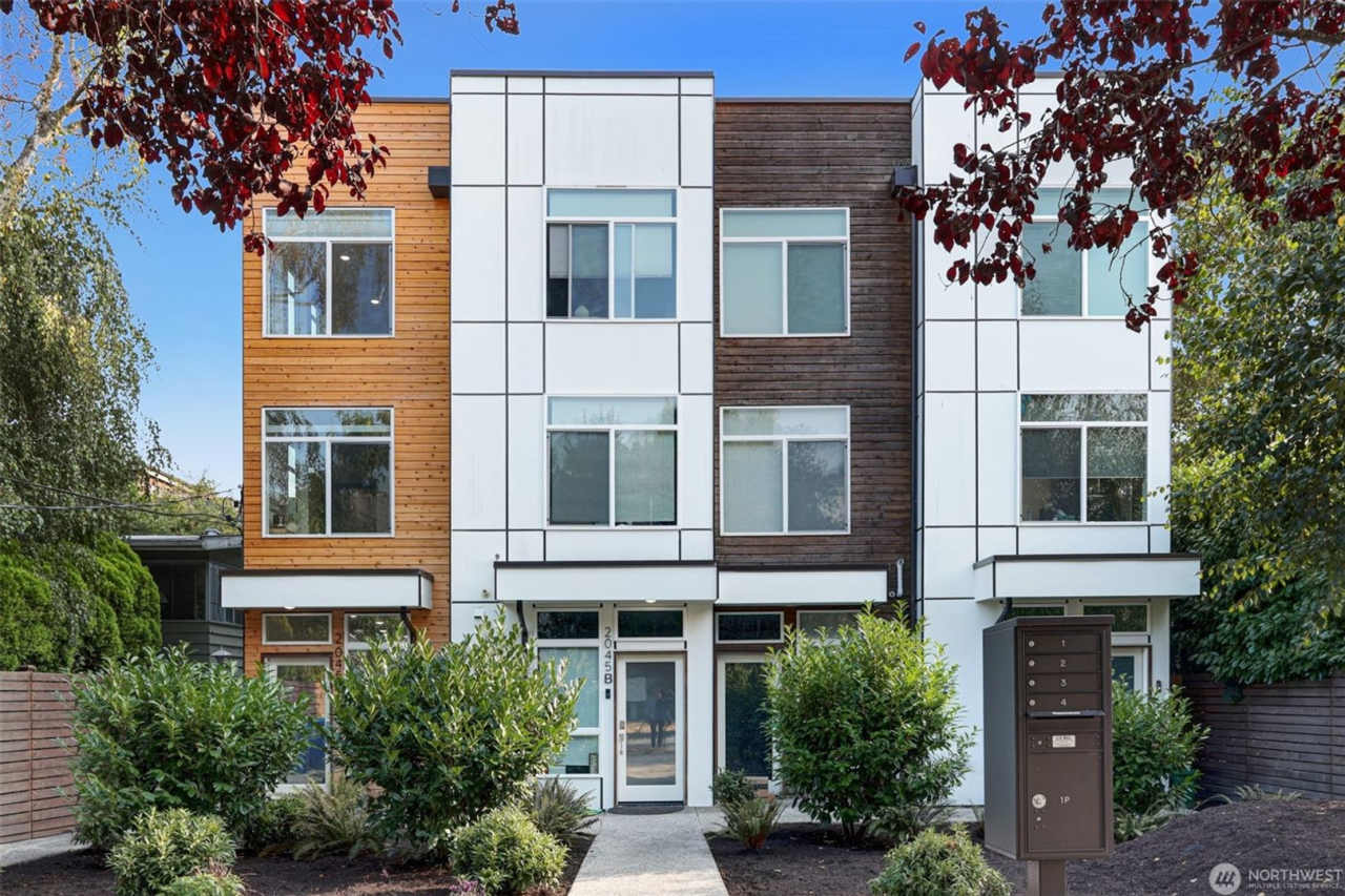 Stylish 2020-Built townhome in heart of Ballard