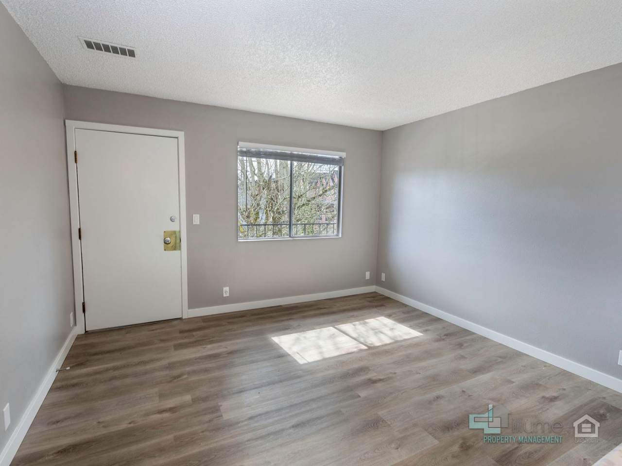 BEAUTIFULLY RENOVATED STUDIO'S... just blocks away from Campus!!!