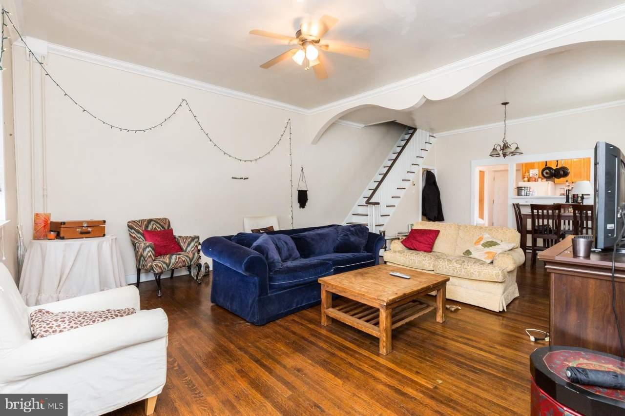 2424 E DAUPHIN STREET