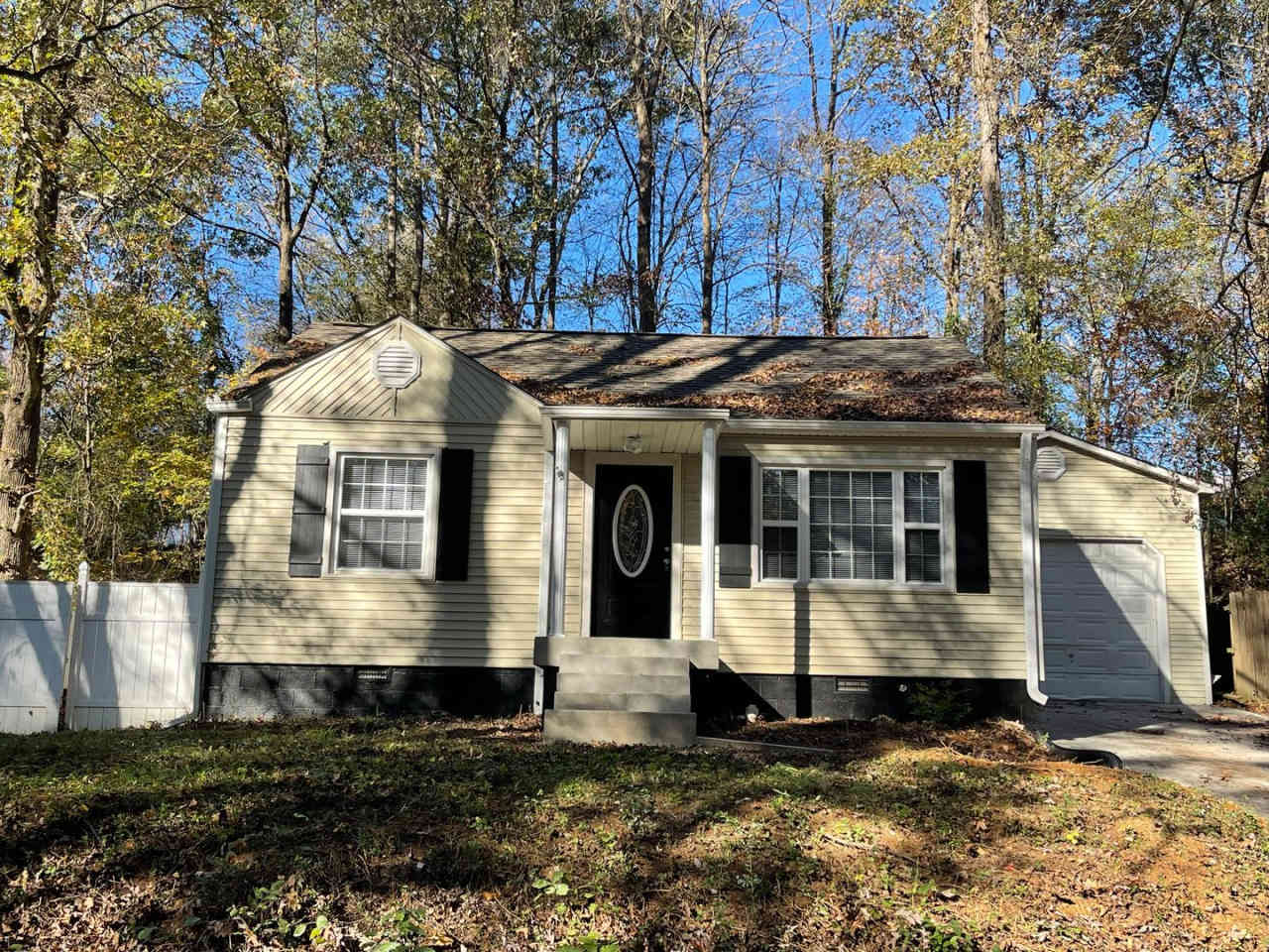 Renovated 2 bedroom home for rent Near Downtown Clarksville!