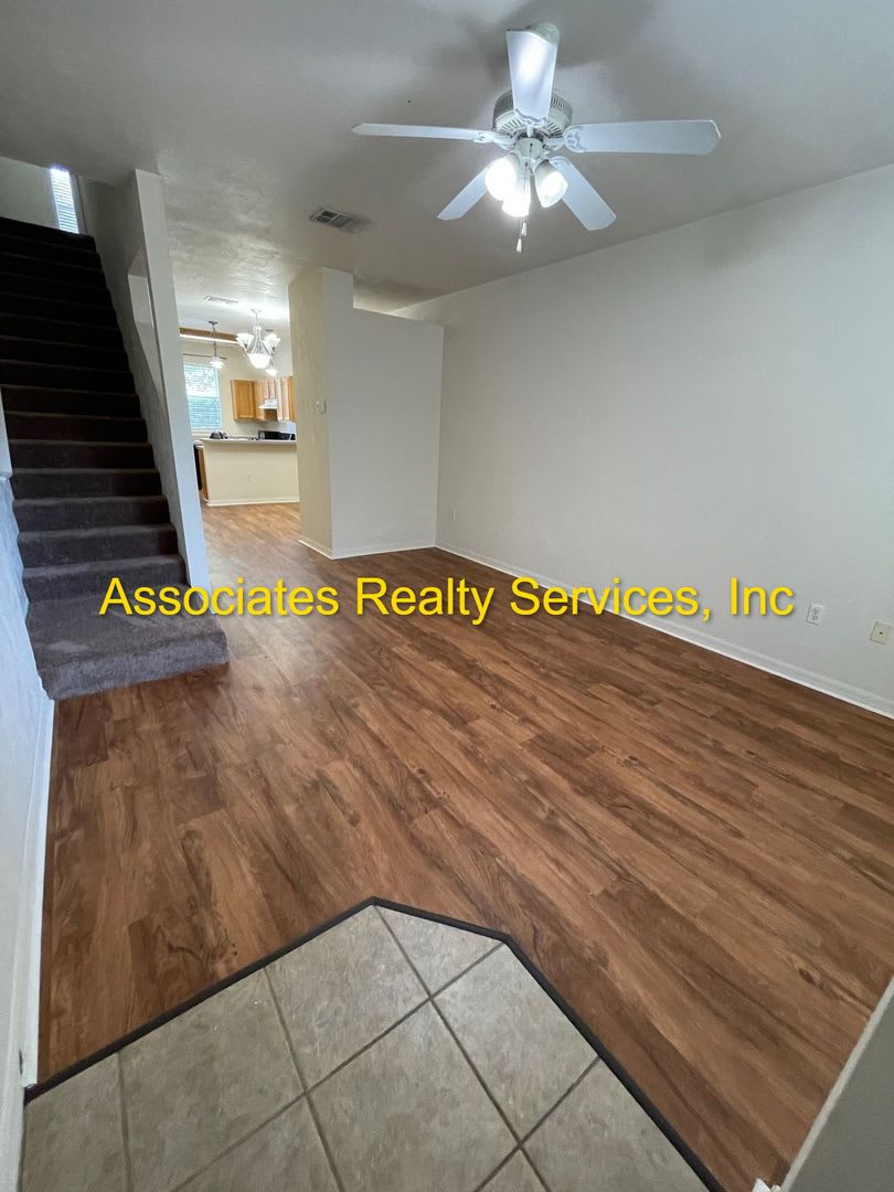 Spacious 2BR/2.5BA Condo in Vibrant Gainesville, FL