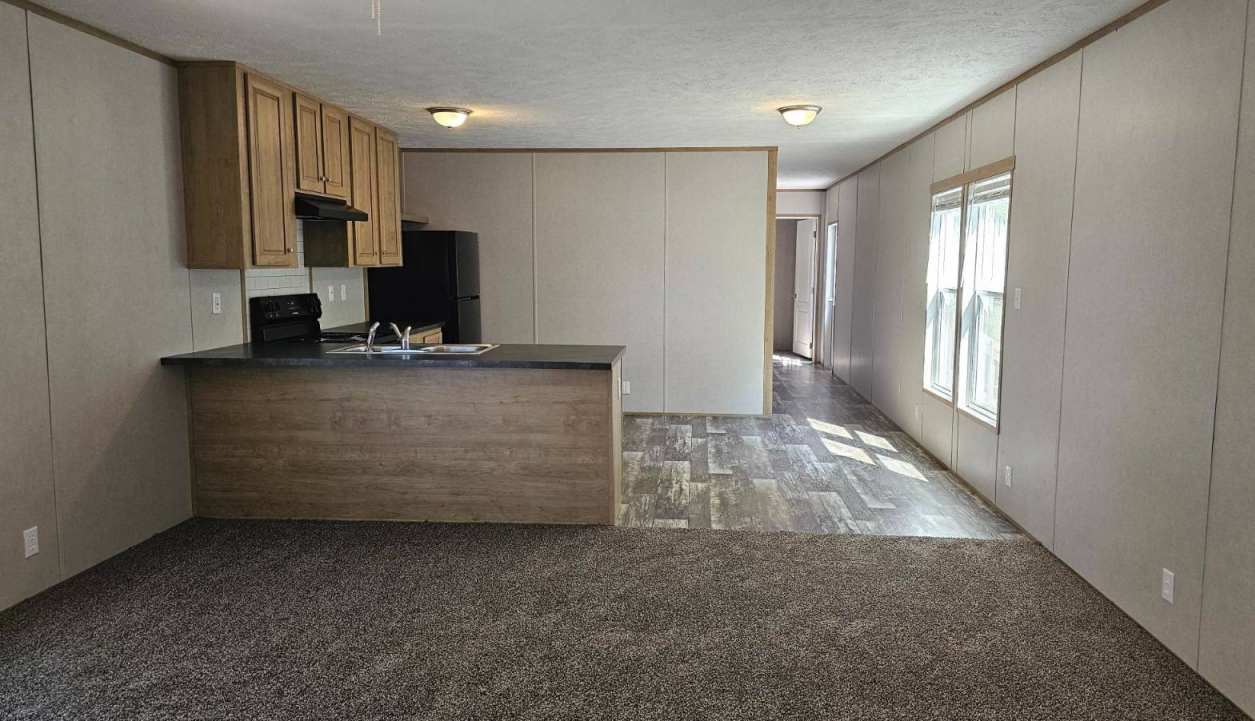 2320  E. MacArthur Road