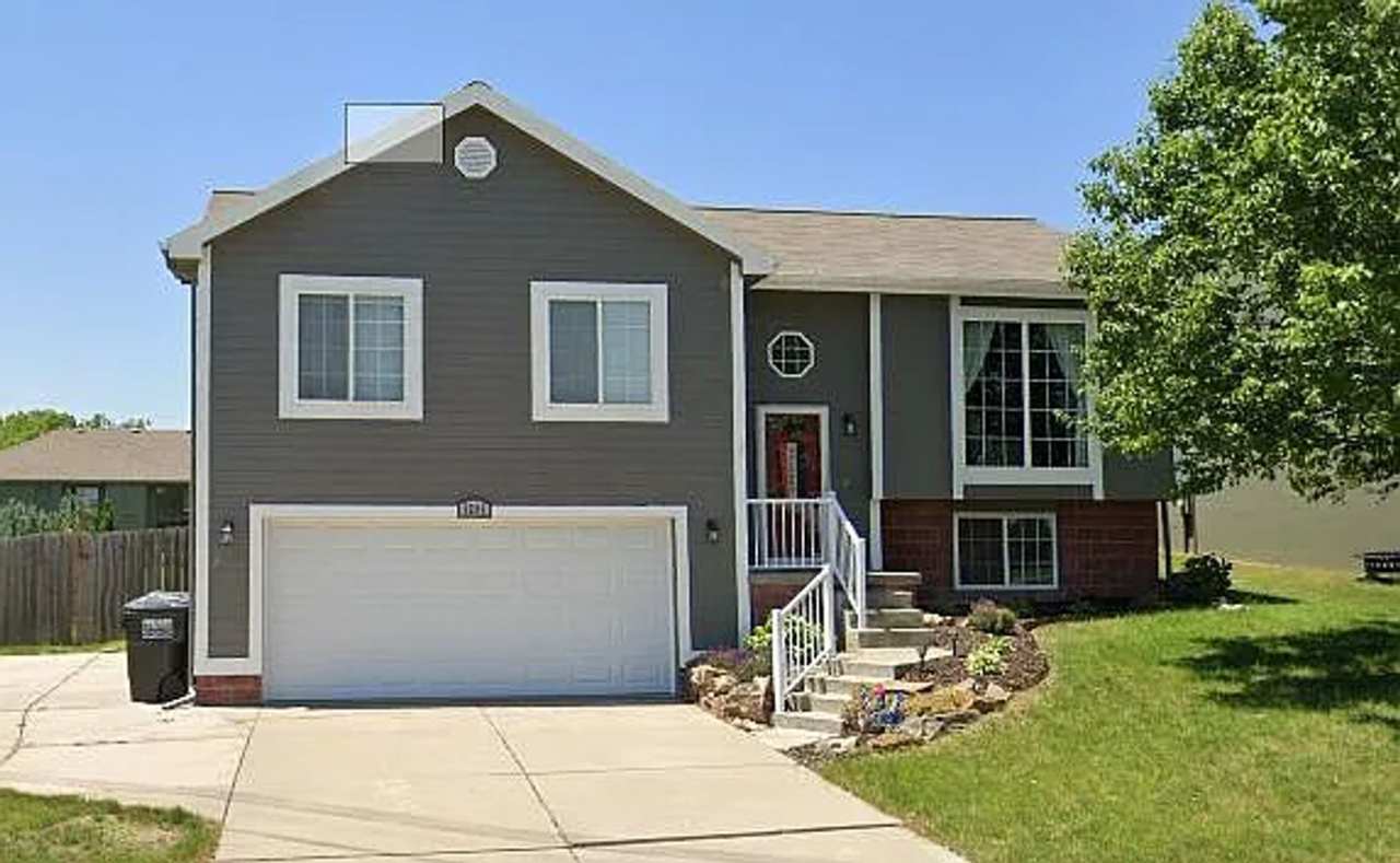 6206 N 149th St, Omaha, NE 68116