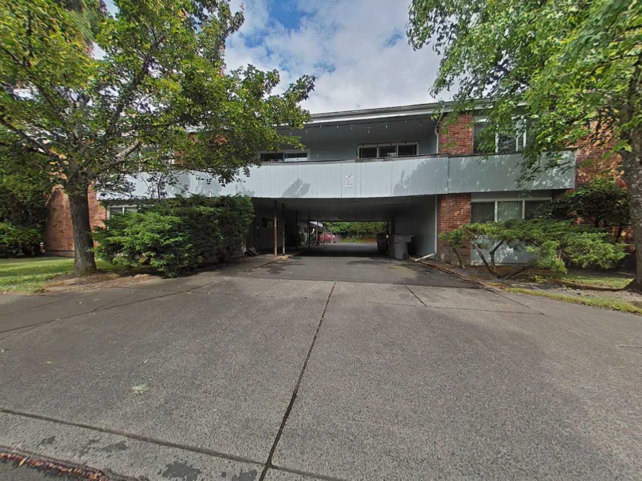 2 Bedroom Apartment ~ Close to Campus ~ Cat Friendly