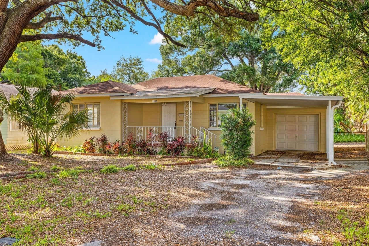 1005 W WOODLAWN AVENUE