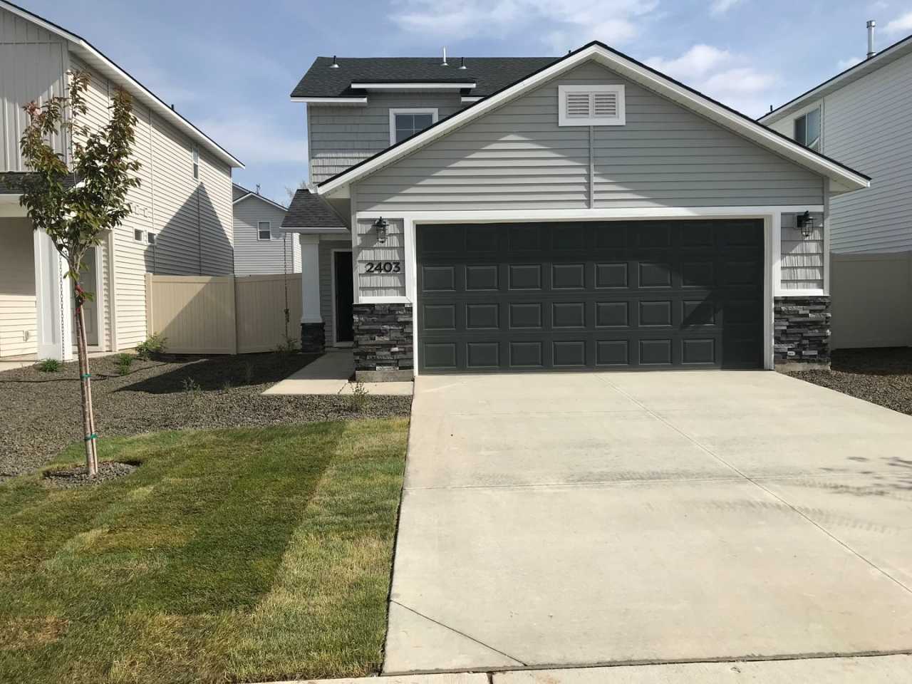 Beautiful brand new 3 bed/2.5 bath home in Caldwell!