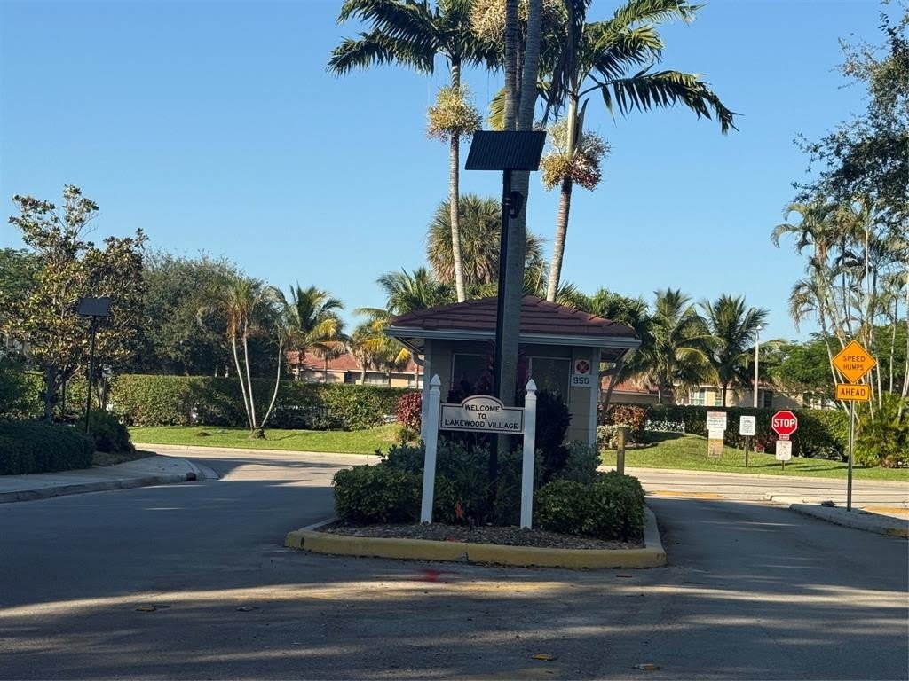 9930 N Twin Lakes Dr