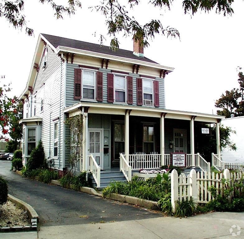 206 Deer Park Avenue