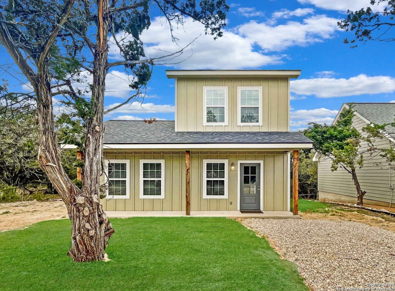 1307 Whispering Hills Dr.