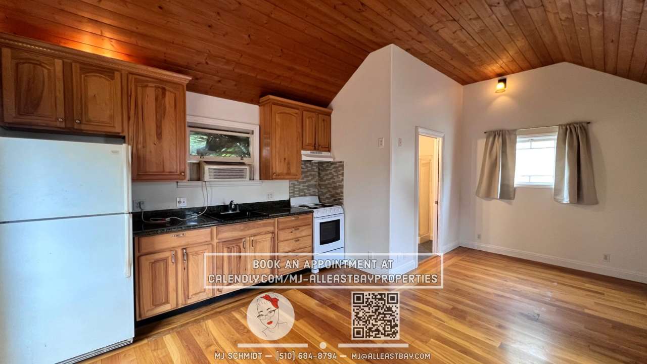 Quaint cottage with hardwood floors, private entrance and patio, surrounded by lush gardens!