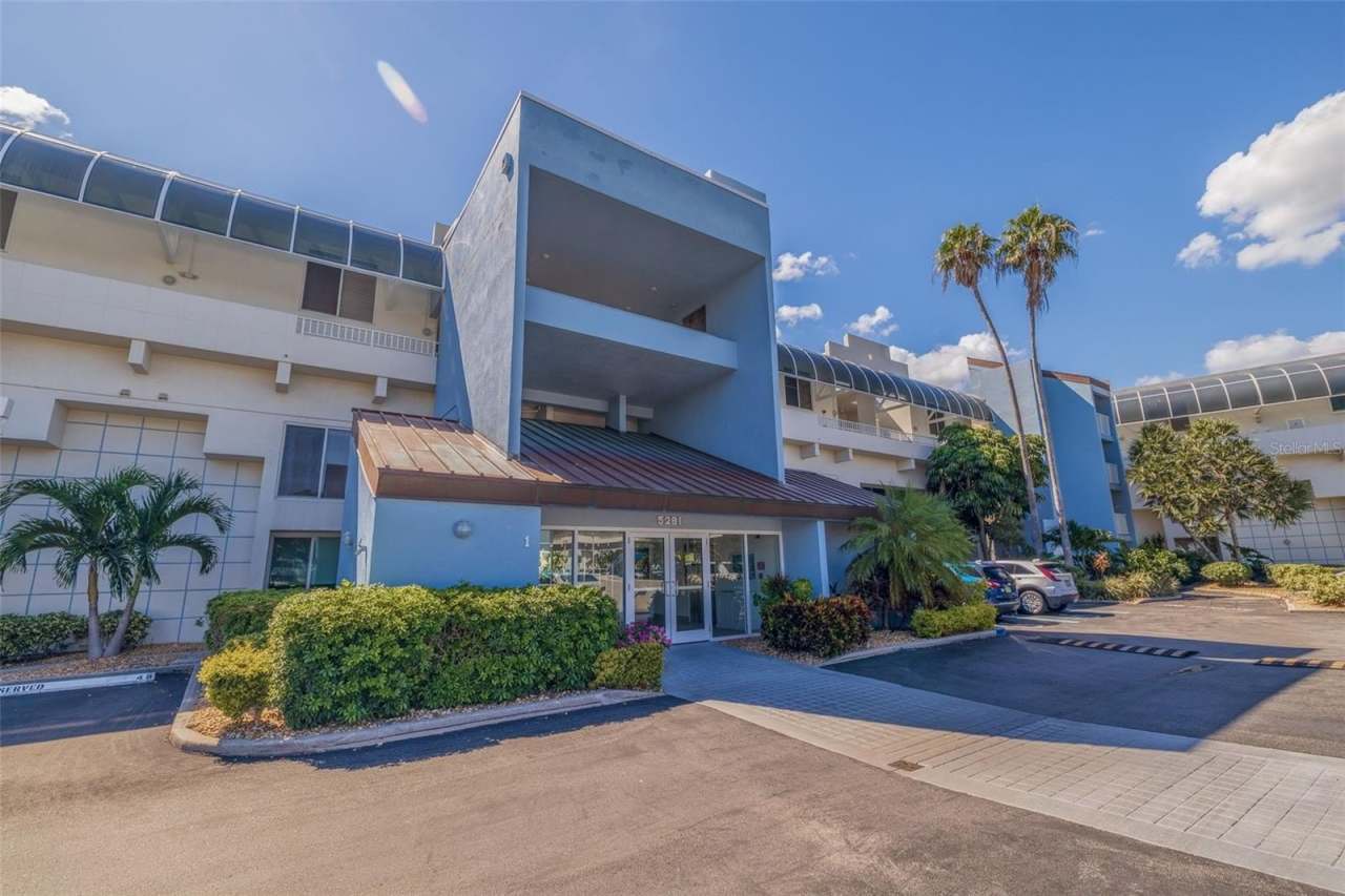 5281 ISLA KEY BOULEVARD S