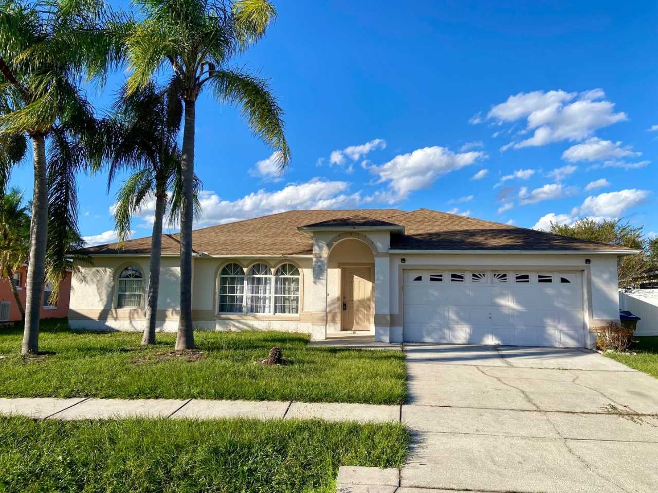 3bed/2bath Lake View Single Family Home in Kissimmee, FL!