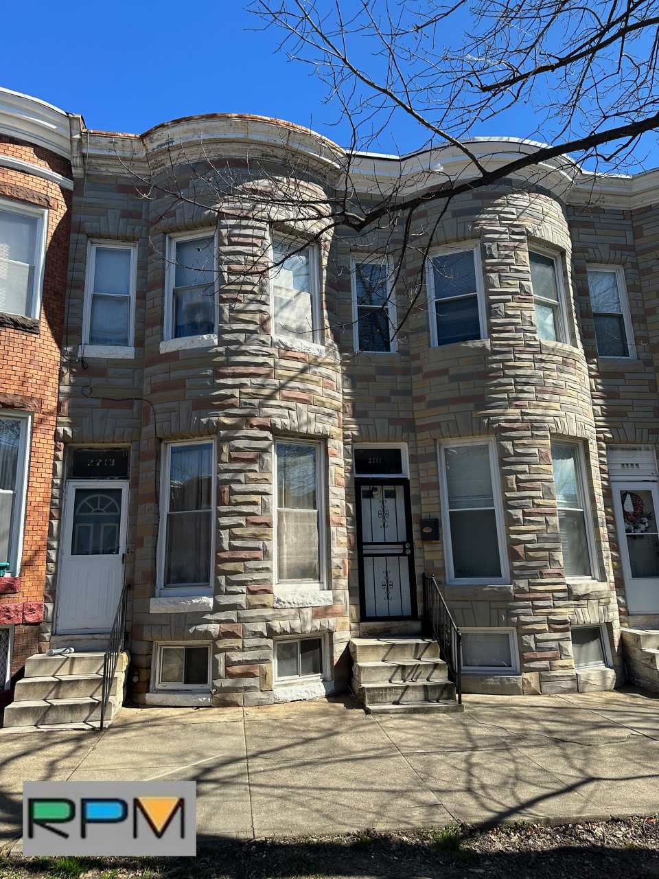 2711 Parkwood Ave
